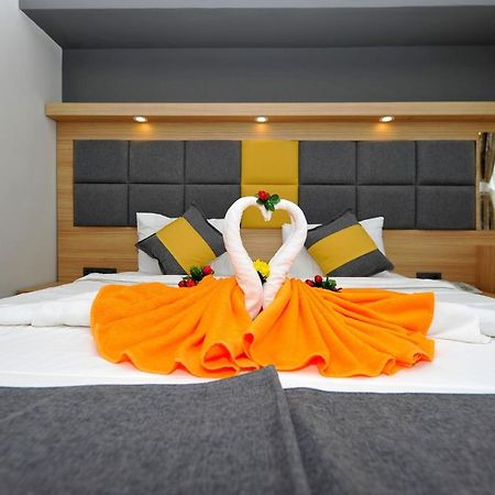 La Beirut Beach Hotel 马尔马里斯 外观 照片
