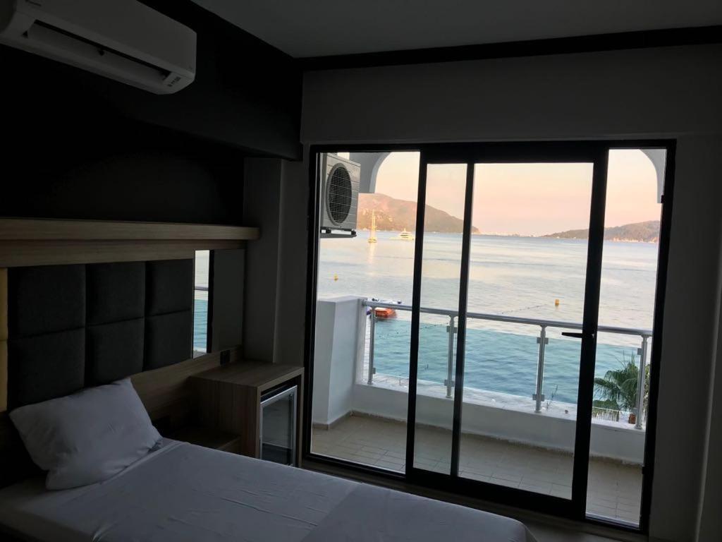 La Beirut Beach Hotel 马尔马里斯 外观 照片