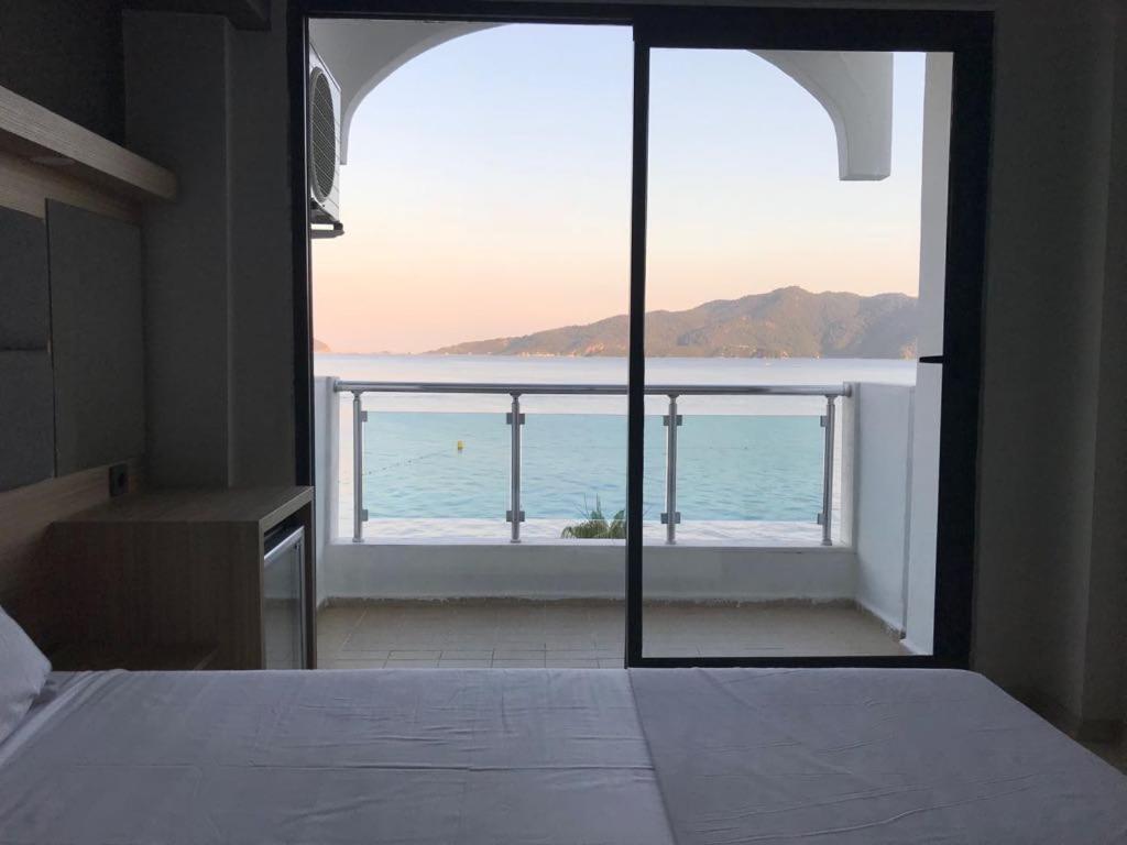 La Beirut Beach Hotel 马尔马里斯 外观 照片