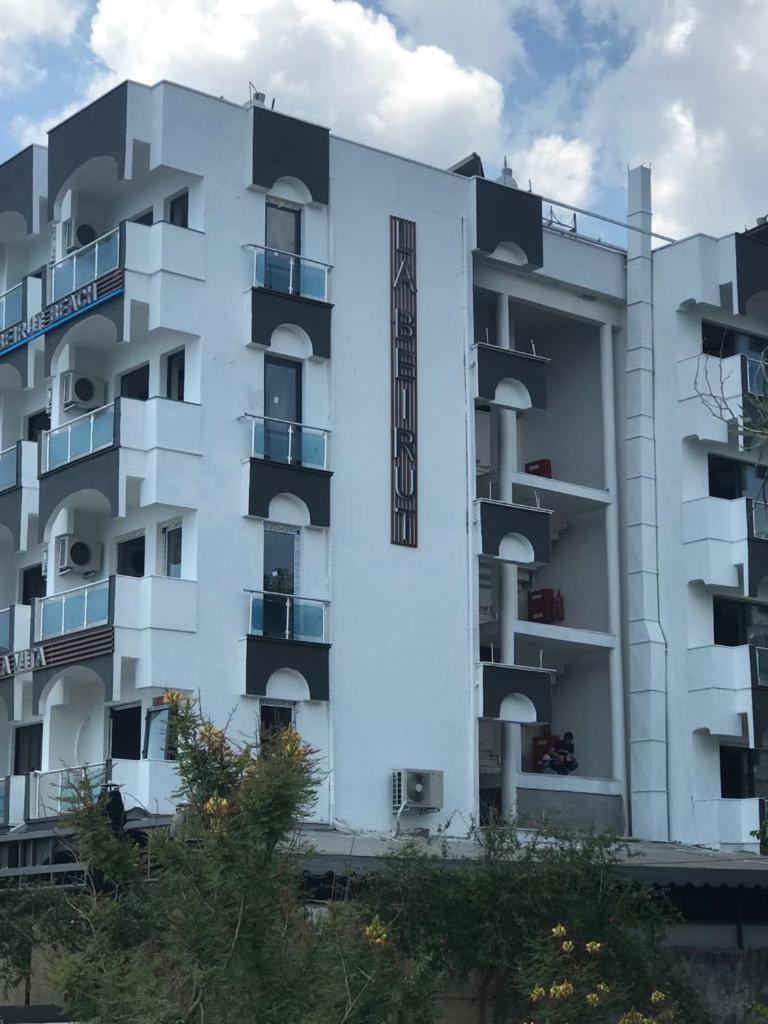 La Beirut Beach Hotel 马尔马里斯 外观 照片