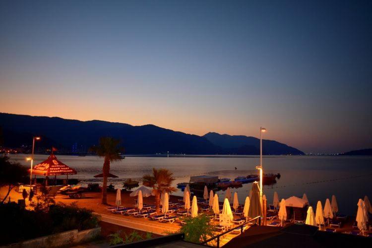 La Beirut Beach Hotel 马尔马里斯 外观 照片