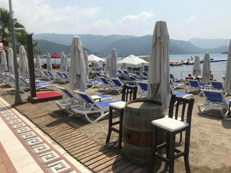 La Beirut Beach Hotel 马尔马里斯 外观 照片