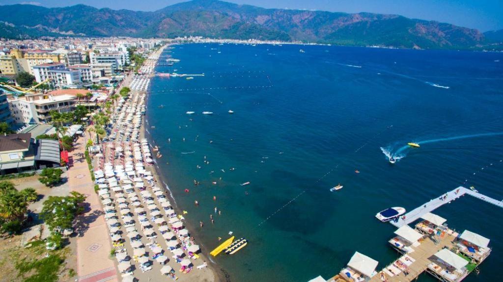 La Beirut Beach Hotel 马尔马里斯 外观 照片