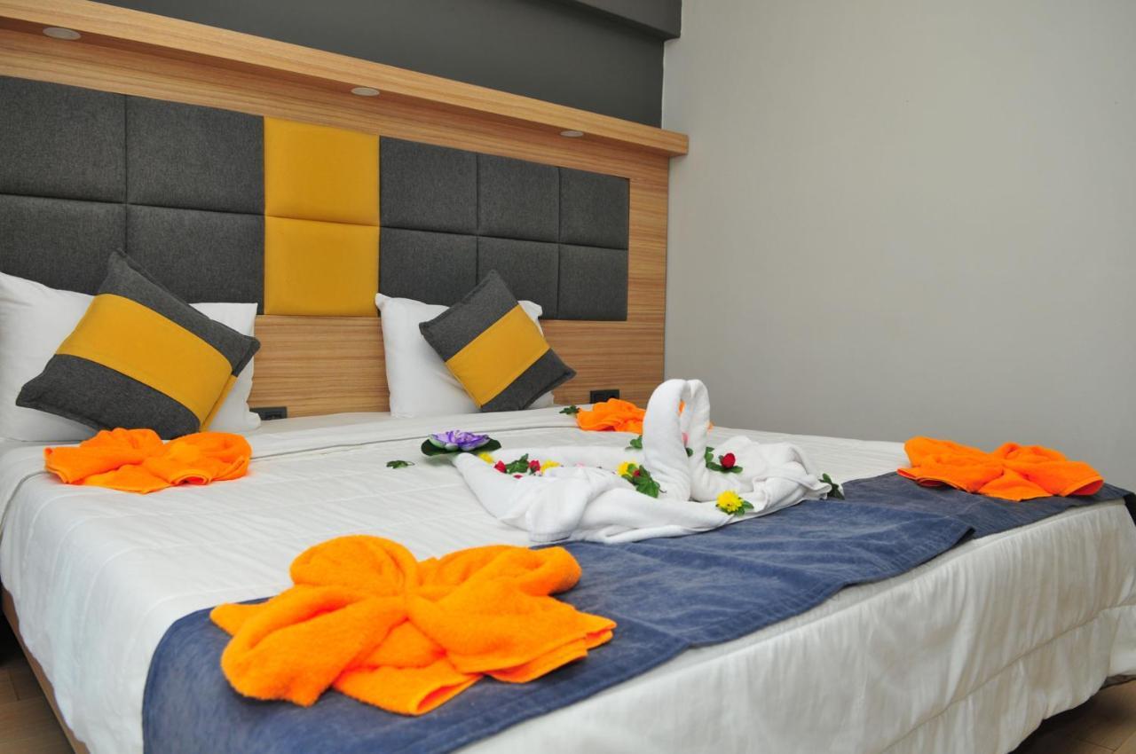 La Beirut Beach Hotel 马尔马里斯 外观 照片