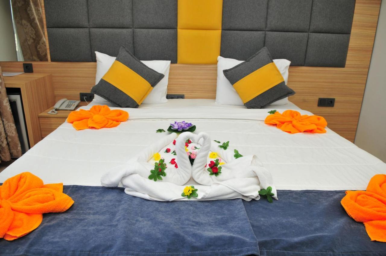 La Beirut Beach Hotel 马尔马里斯 外观 照片